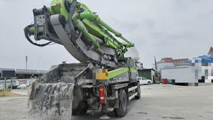 Camion pompe à béton Zoomlion ZLJ5230THBTE à flèche de 37 m, haute efficacité, débit de 100/60 m³/h et portée de 36,5 m - Product Image 5