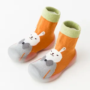Calcetines de algodón peinado con dibujos de conejo para niños, calcetín antideslizante para zapatos de bebé