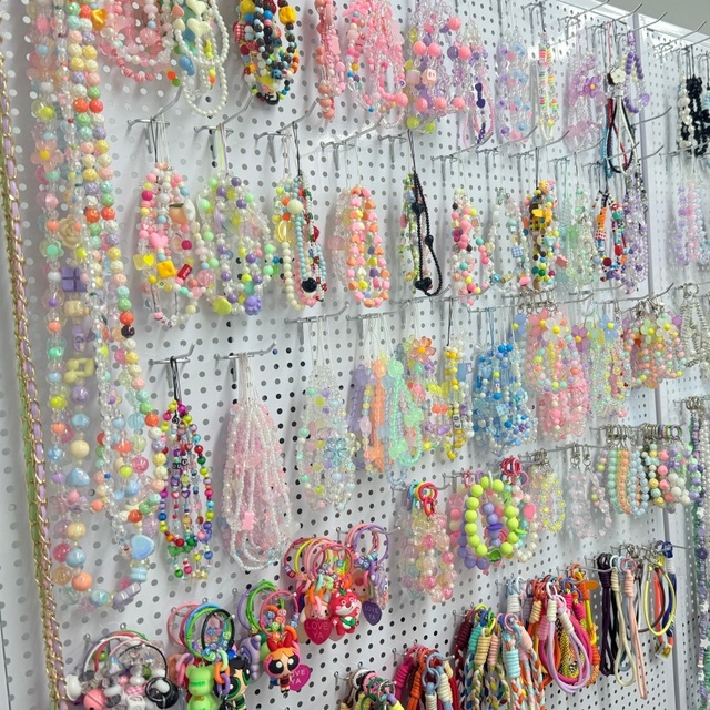 Low Price Phone Chain Keychain DIY Designs High-quality Raw Materials Factory Wholesale Phone Chain Strap Keychains