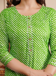 Compre Kurti Laheriya Verde Estampado, Kurti Étnico de Algodón con Cuello Redondo y Mangas Tres Cuartos, Ropa Casual - Product Image 6