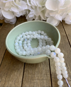 Piedra Lunar Arcoíris Natural Pulida Blanca, Cuentas Redondas Lisas de 13 Pulgadas para Joyería Femenina, Tobillera, Pulsera, Marca AMARA - Product Image 4