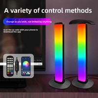 Barre lumineuse d'ambiance RGB pour bureau avec support pour casque, synchronisation musicale intelligente, éclairage LED pour jeux, pour configuration de bureau PC, décoration de chambre