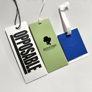 Etiquetas colgantes de papel negro personalizadas ZP-Luxury con estampado de lámina dorada Material de cartón reciclado para etiquetas de marca y ropa - Product Image 5