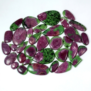 Vente en gros de cabochons en pierres précieuses naturelles Radha Arts Ruby Zoisite, formes variées, vert et rouge, 25mm-40mm, pour la fabrication de bijoux, à prix de gros - Product Image 1
