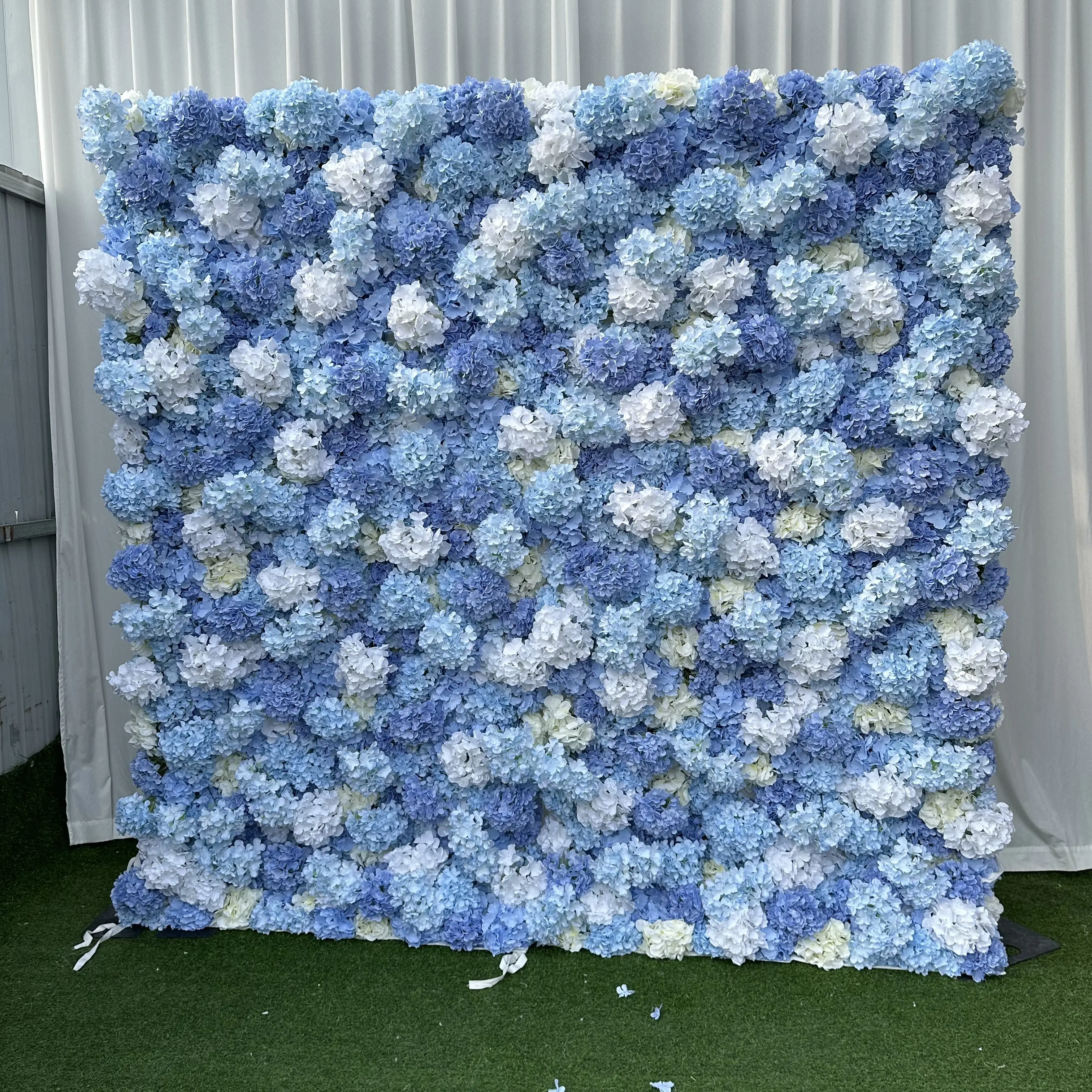 A-FW036 gros fleur bleue artificielle toile de fond murale 8ft x 8ft roll up fleur mur soie fleur mur pour la décoration de mariage