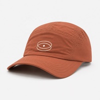 Gorra de Running de 5 Paneles con Detalles Reflectantes, Tejido Transpirable para Exteriores, Ajuste con Cordón Elástico, Marca Privada
