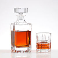 Carafe portable de luxe 750ml carrée en cristal et verre bon marché pour approvisionnement d'usine en gros