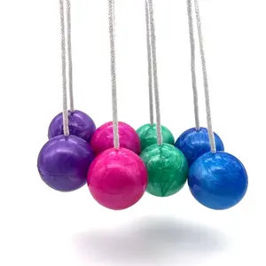 Populaire coloré éclairer Lato Lato balle anti-Stress jouets enfants cadeaux en plastique son fabricant de bruit Clacker jouet Lato balles