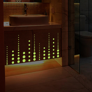 Adhesivo de pared con lunares que brillan en la oscuridad, 21x29,7 cm, PVC impermeable para decoración del hogar y habitación de niños - Product Image 1