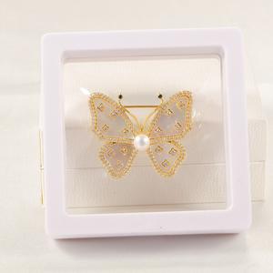 Broche de Perla de Agua Dulce de Lujo de Zhuji, Diseño de Mariposa, Cielo Estrellado, Concha Madre, Flor para el Pecho, para Moda, para Suéteres - Product Image 3