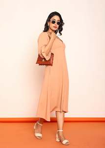 Vestido midi con mangas detalladas, vestido informal para mujer con tela ligera, silueta favorecedora y ajuste cómodo. - Product Image 4