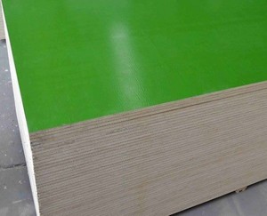 Pannelli di <span class=keywords><strong>compensato</strong></span> laminato con film in plastica PP verde, anima in pioppo, spessore 9-25 mm, di prima qualità, per uso esterno e costruzioni - Product Image 6