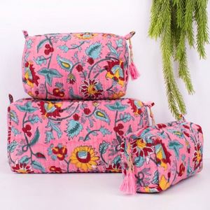 Custom Women Eco-Friendly Recyclable Quilted Zipper Foldable Lightweight Large Cosmetic Bag Travel <b>Storage</b> Flower Printed Cotton - Product Image 2