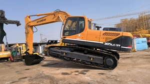 Offre Spéciale – Excavatrice sur Chenilles Hyundai 305-9 d'Occasion, 30 Tonnes – Pelle Hydraulique Hyundai 305-9 Usagée pour Travaux de Construction Lourds - Product Image 2