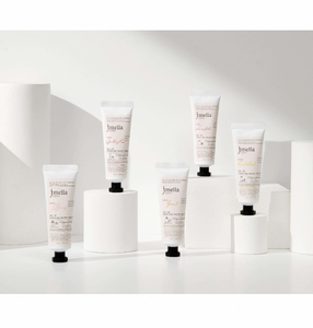 JMELLA KOREA BLOOMING PEONY PERFUME HAND CREAM 50 มล. ให้ความชุ่มชื้น บำรุงผิว กลิ่นหอมดอกไม้ ผิวแห้ง ซึมซาบเร็ว พกพาสะดวก - Product Image 3