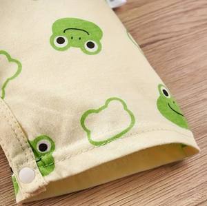 Body in cotone con stampa All-over a forma di rana da bambino Casual pagliaccetto a manica corta abbigliamento outdoor da bambino - Product Image 5