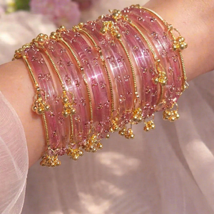 Juego de 12 Brazaletes de Metal Plateado con Cristales Rosados, Diseño de Gota de Lluvia, Estilo Kashmiri, para Bodas, Ecológicos, Únicos, Románticos y Apilables - Product Image 1