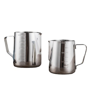 Pichet à latte art en acier inoxydable Kafei Shi 800 ml avec échelle graduée, mousseur à lait pour la préparation du café - Product Image 5