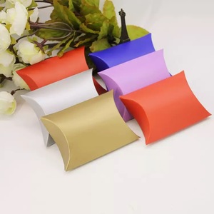 Kleurrijke kussenvormige snoepdozen met reliëf, recycleerbaar, cadeaudoosjes voor feestjes/snacks, aangepaste logo's, rechtstreeks van de fabriek - Product Image 2