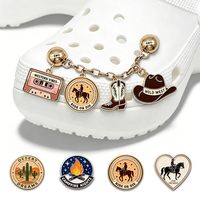 Breloque de chaussure en métal style Western Cowboy, personnalisée en émail, pour chapeau, revolver, botte, décoration culturelle du ranch, souvenir en alliage, vente directe d'usine en gros