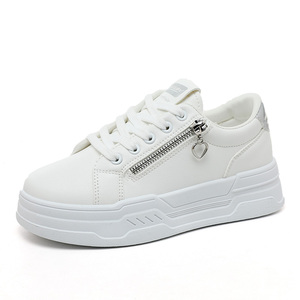 Chaussures plates blanches pour femmes avec ornements à fermeture éclair, tendance de la mode en provenance de Chine - Respirantes et antidérapantes pour les saisons printemps, été, automne - Product Image 2