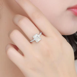 Perhiasan tunangan perak murni 925 mewah ringan mode sederhana 4CT potongan zamrud VVS GRA Moissanite cincin janji Wanita - Product Image 2