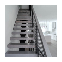 Escalier droit sur mesure pour intérieur, marches en bois, garde-corps en verre