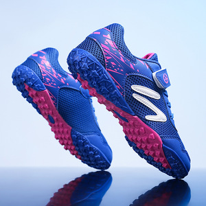 Zapatos de fútbol profesionales con superficie de malla transpirable, nuevo diseño de cinta elástica, zapatillas deportivas para hombre y mujer con tacos gruesos. - Product Image 1