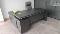 Meubles de bureau prêts à être expédiés, table de direction en forme de L en panneau de bois pour villas, bureau d'angle de luxe moderne pour cadres