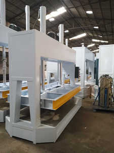 Maquinaria Automática de Prensado en Frío y Caliente Hidráulica de 50T para Trabajos en Madera, Fabricación de Puertas y Contrachapados para la Producción de Paneles a Base de Madera - Product Image 4