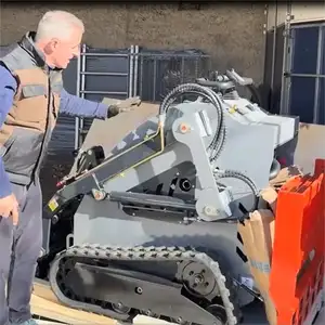 Chargeur agricole EPA CE sur chenilles Compact Small Skid Steer Loader à vendre avec un haut rendement