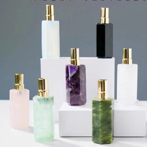 Quartz Gem Craft Hexaèdre Bouteilles <span class=keywords><strong>de</strong></span> parfum Aromathérapie Articles <span class=keywords><strong>de</strong></span> <span class=keywords><strong>toilette</strong></span> en rouge blanc jaune bleu vert etc. Gravure <span class=keywords><strong>de</strong></span> style d'amour - Product Image 6