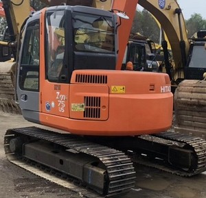 รถขุดฮิตาชิ ZX75 มือสองจากญี่ปุ่น รถขุดฮิตาชิ ZX70 ZX75 มินิเอ็กซ์คาวาเตอร์มือสอง - Product Image 1