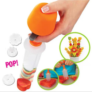 Vente chaude En Plastique Légumes Fruits Cutter Gâteau Décoration <span class=keywords><strong>Kit</strong></span> 6 PCS Articles Ménagers Cuisine Outils Gadget - Product Image 1