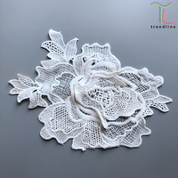 Bordure en dentelle de grande taille avec broderie de fleurs de roses 3D
