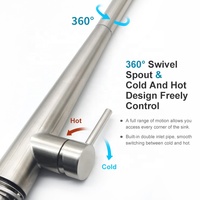 Robinet de cuisine intelligent à capteur monté sur pont au design moderne avec noyau de valve en céramique, poignée unique, douchette extractible, finition en acier inoxydable