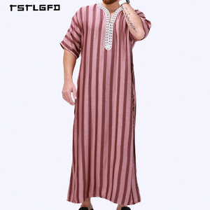 Qamis décontracté pour homme en coton et lin rayé rose poudré, col en V, manches courtes, poches latérales, coupe ample, longueur totale, style islamique - Product Image 5