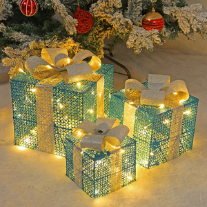Set di 3 Scatole Regalo Natalizie Luminose di Lusso dalla Fabbrica di Yiwu, Confezioni Regalo con Fiocco e Articoli Decorativi per Gonna Albero di Natale - Product Image 2