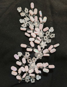 Accessoire de cheveux floral en perles et cristaux de qualité supérieure, fait main, bijou de cheveux élégant pour chignon, idéal pour les fêtes et les occasions spéciales - Product Image 3