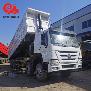 شاحنة قلابة رملية بـ <span class=keywords><strong>12</strong></span> عجلة من سينوتراك، شاحنات قلابة مستعملة للبيع في دبي - Product Image 4