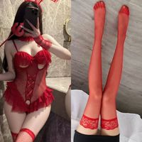 Ensemble de lingerie érotique avec haut en dentelle rouge, bas cuissardes et corset en résille transparente, style 'Devil Bunny'