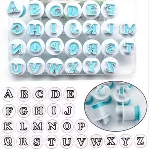 Juego de 26 Cortadores de Galletas con Letras Mayúsculas, Moldes de Plástico para Decorar Fondant, Moldes para Galletas, Herramientas y Accesorios para Pasteles - Product Image 1