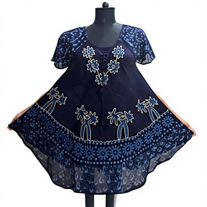 Robe en crêpe bohème imprimée à col en V, manches courtes, taille basse, coupe ample, silhouette droite, 100 % viscose - Product Image 1