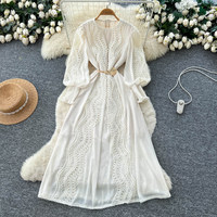 Robe décontractée élégante pour femme WIWT, blanche, en dentelle brodée, à manches longues bouffantes, coupe trapèze, avec ceinture, pour le quotidien et les vacances