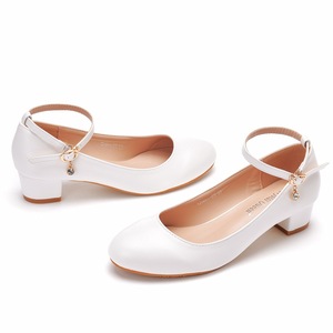 Commerce extérieur des femmes grande taille <span class=keywords><strong>talon</strong></span> <span class=keywords><strong>carré</strong></span> bout rond chaussures simples un mot bracelet printemps et automne chaussures de mariage blanc Prin - Product Image 2