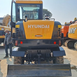 Mini-excavatrice Hyundai HW60 d'occasion, excavatrice sur roues coréenne de 6 tonnes, mini-pelle Hyundai HW60 à vendre - Product Image 4