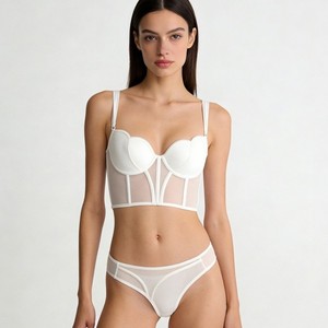 Ensemble soutien-gorge sexy pour femme en dentelle et élasthanne, avec bonnets fins, baleinage long, maintien léger, effet sculptant et push-up dos, minimisant pour poitrine généreuse, pour un effet amincissant - Product Image 1