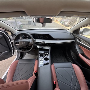 Auto Usado Chino Barato Changan Eado 2024 Edición Gratuita PLUS Blue Whale GDI DCT Edición Premium Sedán Tracción Delantera Auto a Gasolina - Product Image 3