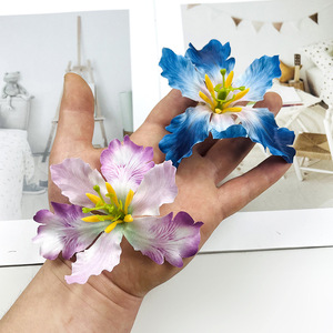 Miniature Tête de fleur artificielle Iris Alice 10cm pour décoration de mariage, accessoire capillaire, arrangement de bouquet, ornement - Product Image 3