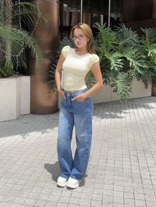 Jeans de Pierna Curva para Mujer, Diseño Vietnamita, Tendencia de Moda, Favorecedor de Figura, Tallas S-XXL, Antiarrugas, Color Resistente, Ropa Casual - Product Image 1